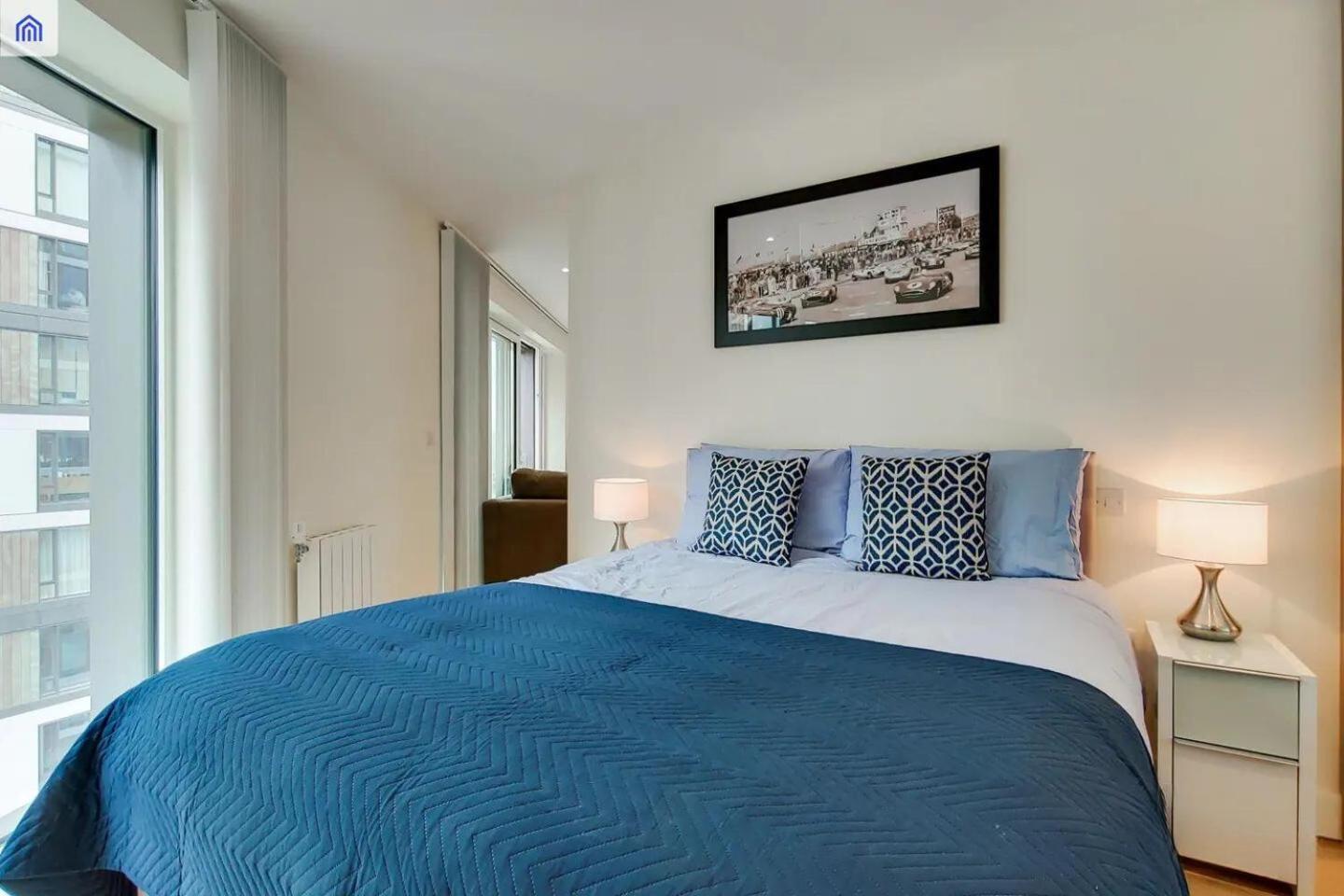 Apartment Luxury 1 Bed With Balcony *