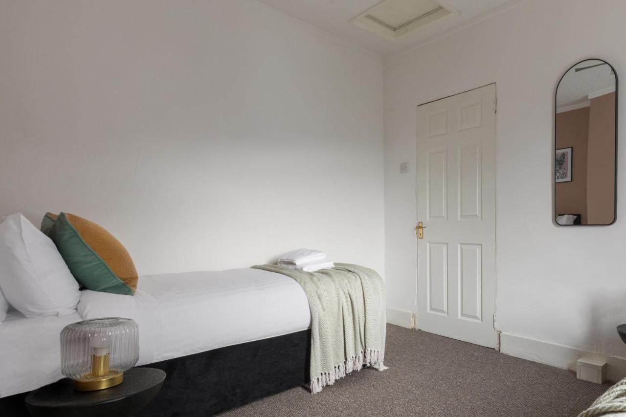 Perry Place - Forest Hill- 3 Bed House Feriehus London