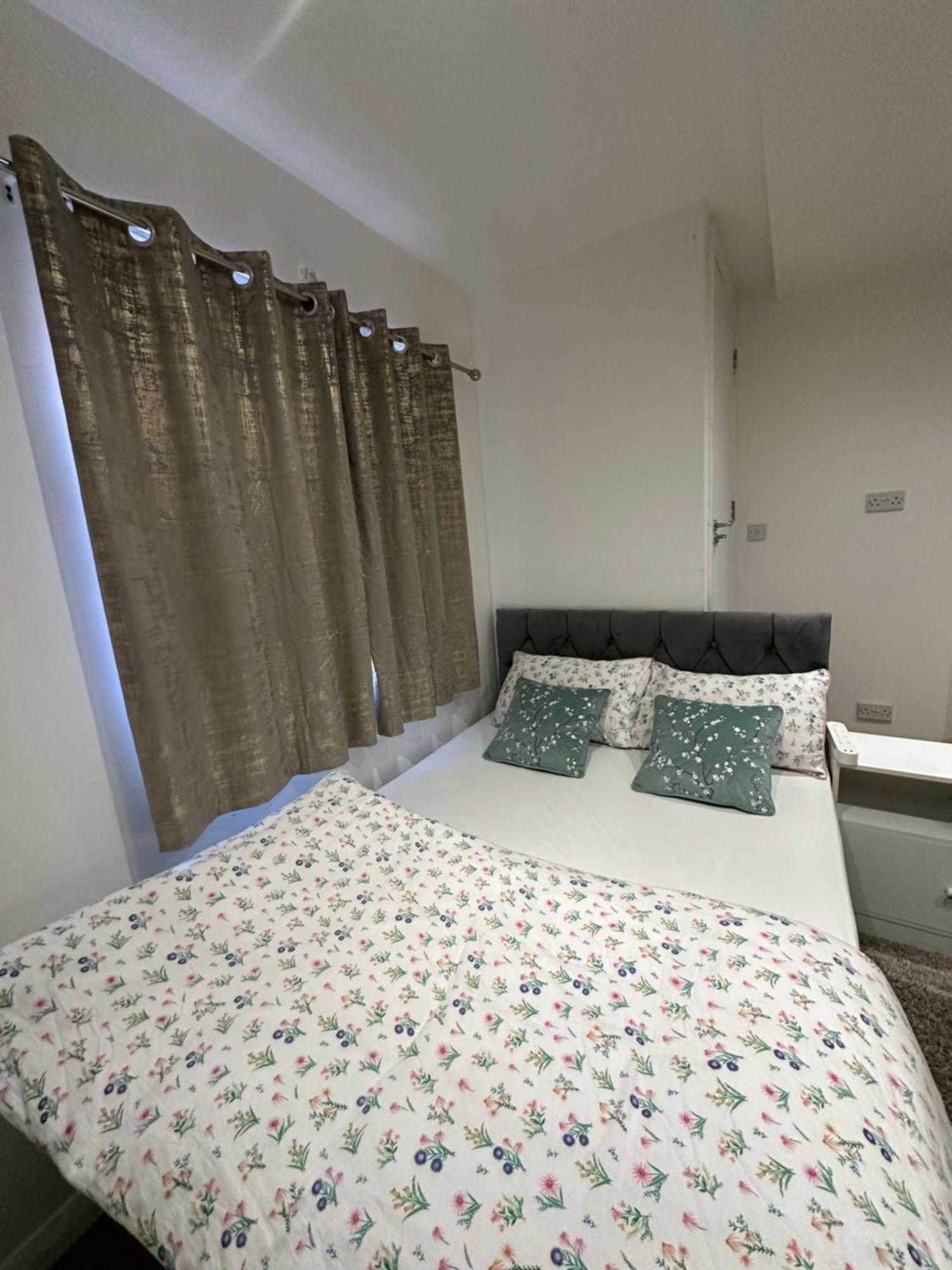 Smart Cosy/small Double In Oakridge Road Bromley