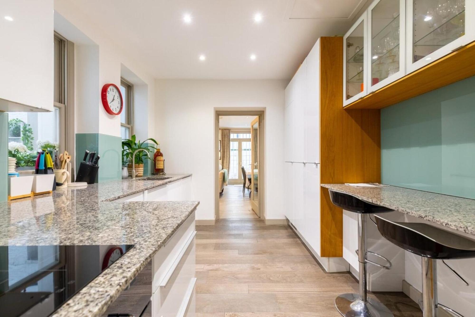 Elegant 2bd Flat 5 Mins To Kensington Gardens! London