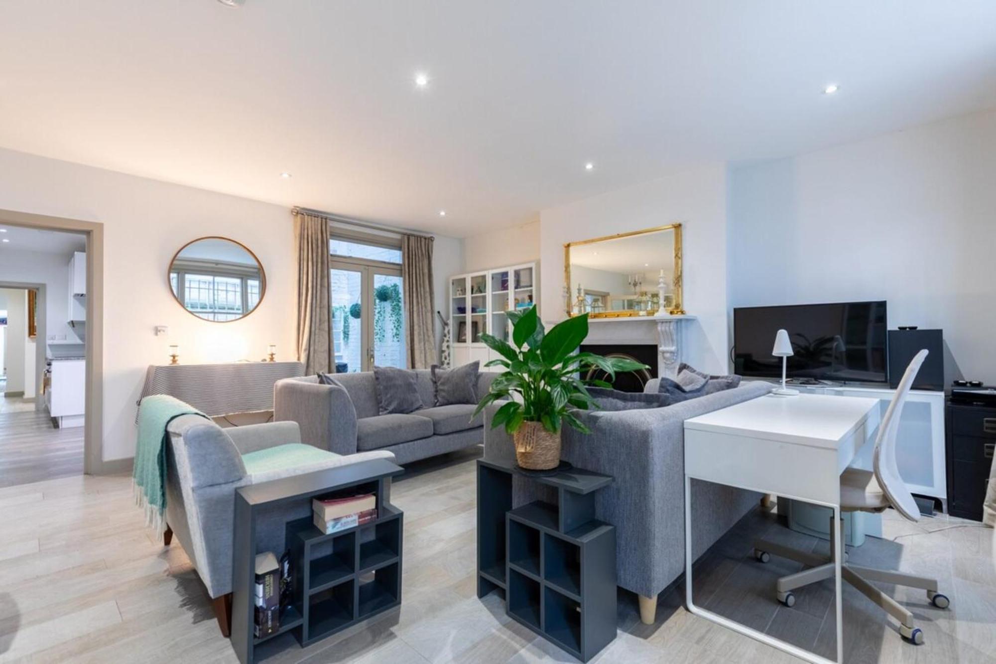 Elegant 2bd Flat 5 Mins To Kensington Gardens! Apartment London
