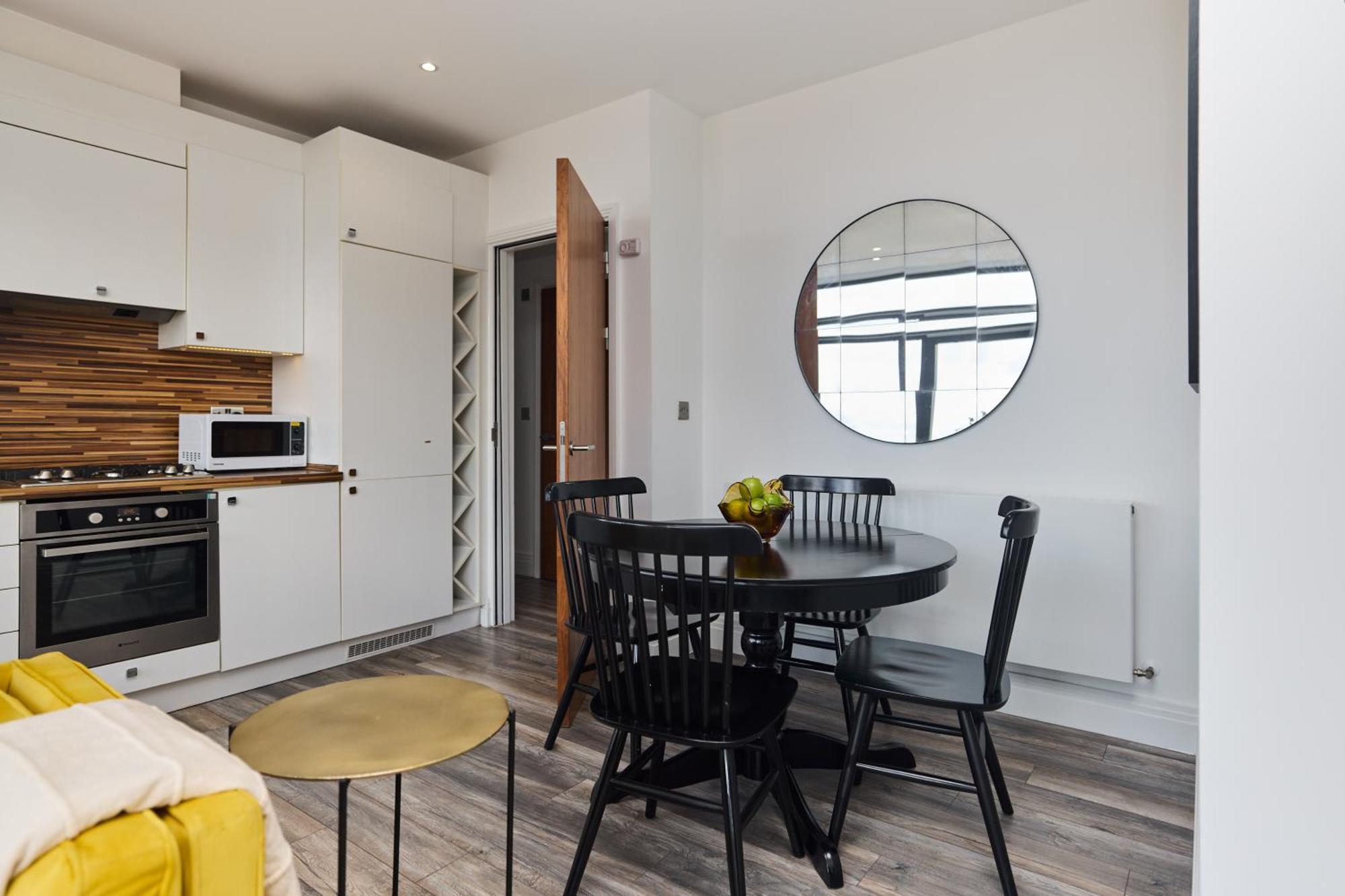 The Harlesden Classic - Lovely 2bdr Flat With Balcony Apartamento