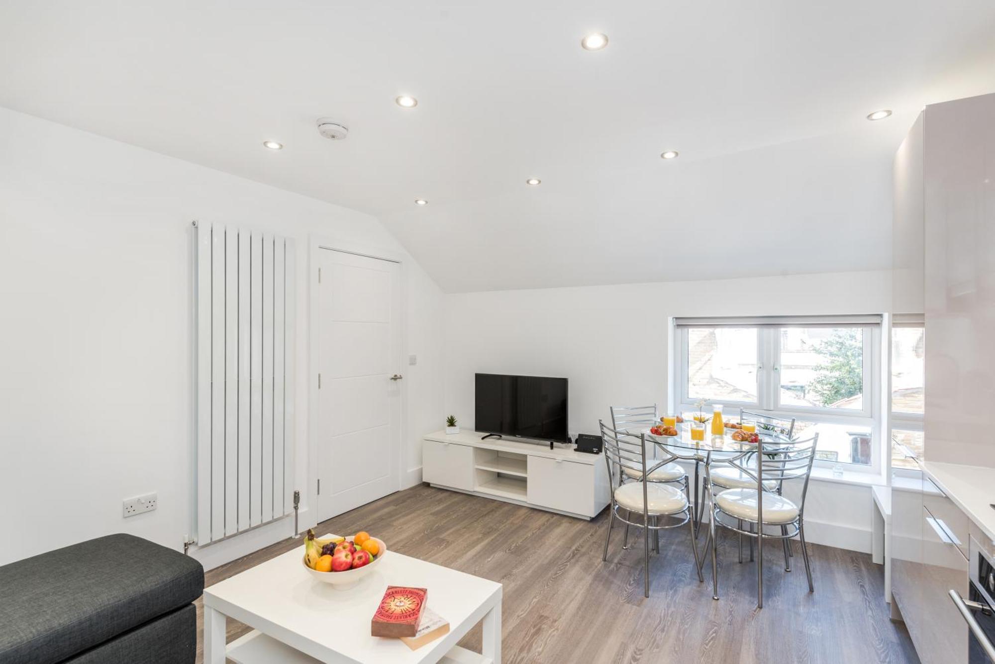 Apartamento Modern 2 Bed By Livestay Short Lets & Serviced Londres