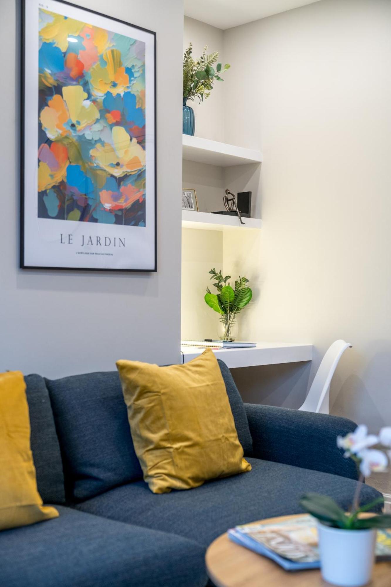 Tabard House Bridge In Of Apartment