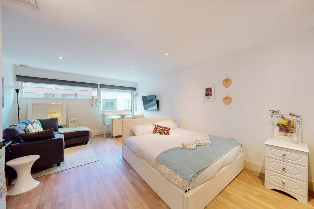 Stunning Apt- 5 Min Walk To Borough Station Apartment London