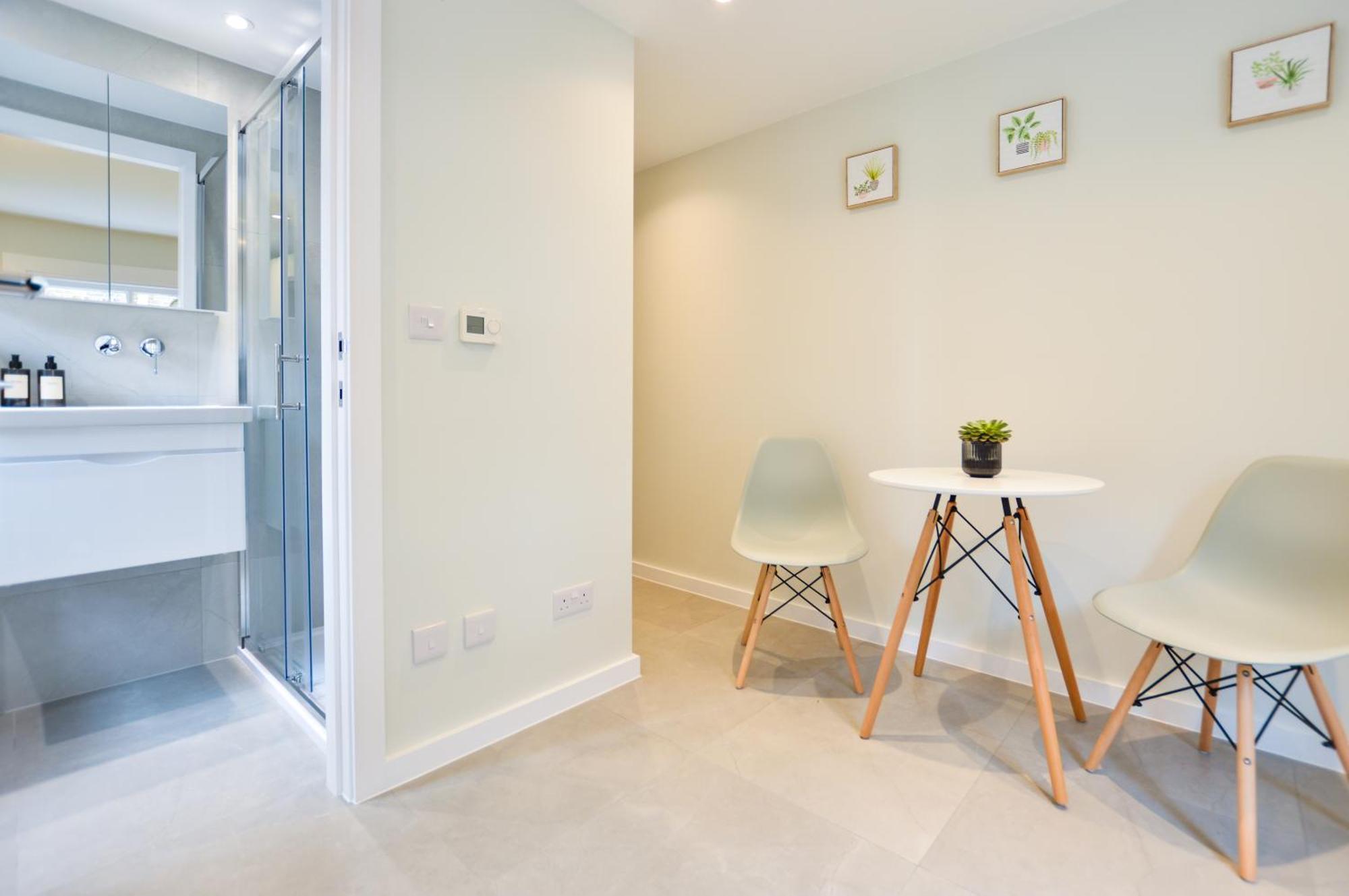 Split Level At West Hampstead By Concept Leilighet
