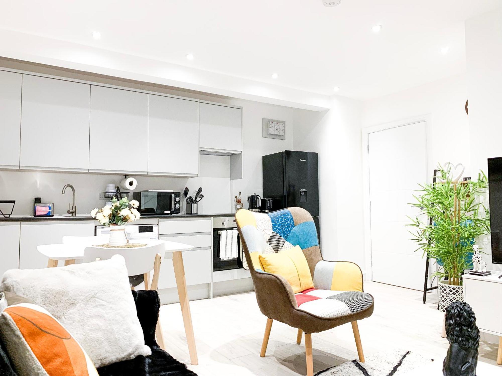 Luxury House With 2 Bedrooms Free Driveway Parking Close To Central Wembley Stadium And Shopping Malls Leilighet London