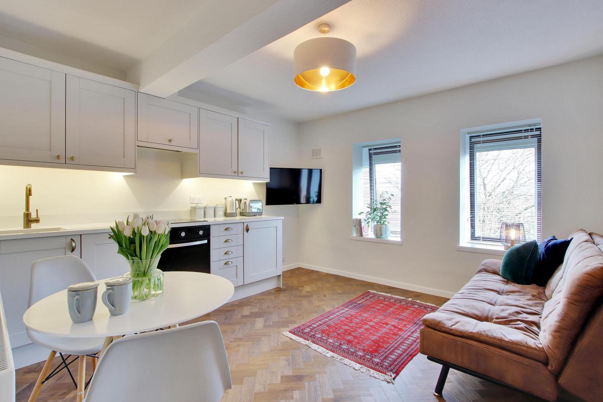 Chic 2-bed Apartment, Free Wi-fi And Parking Apartment