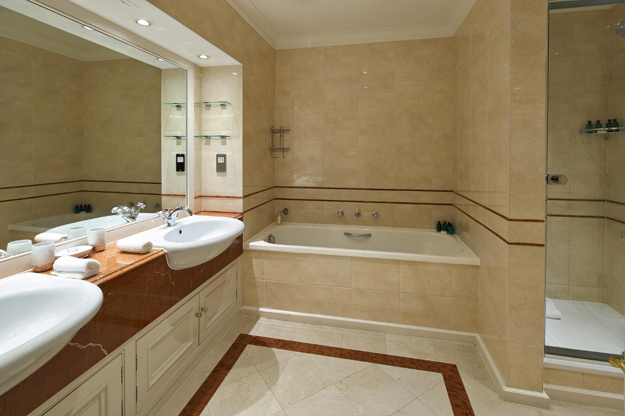 Apartment Cheval Hyde Park Gate London