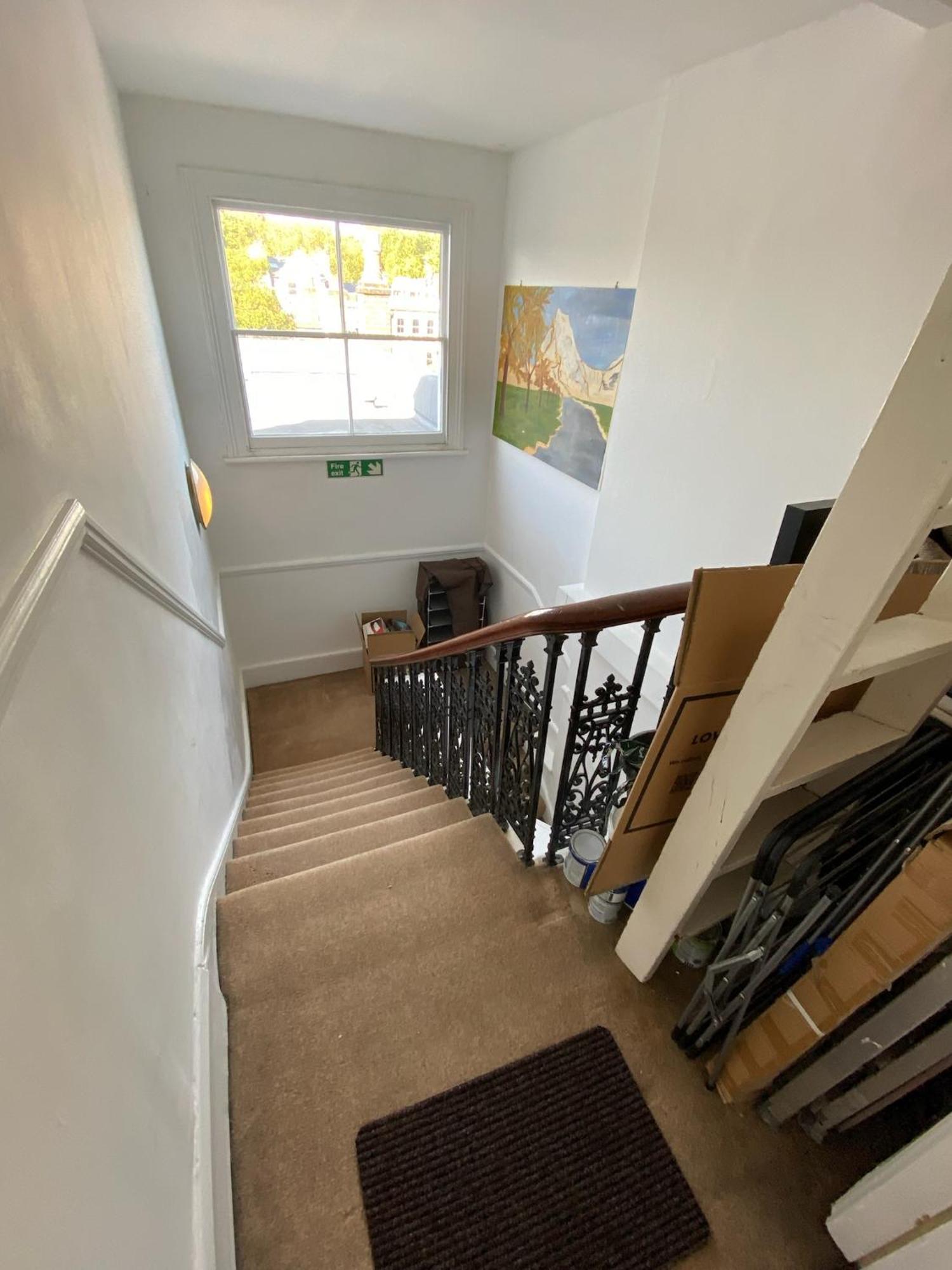 Apartment 3 Bedroom Top Floor Kensington *