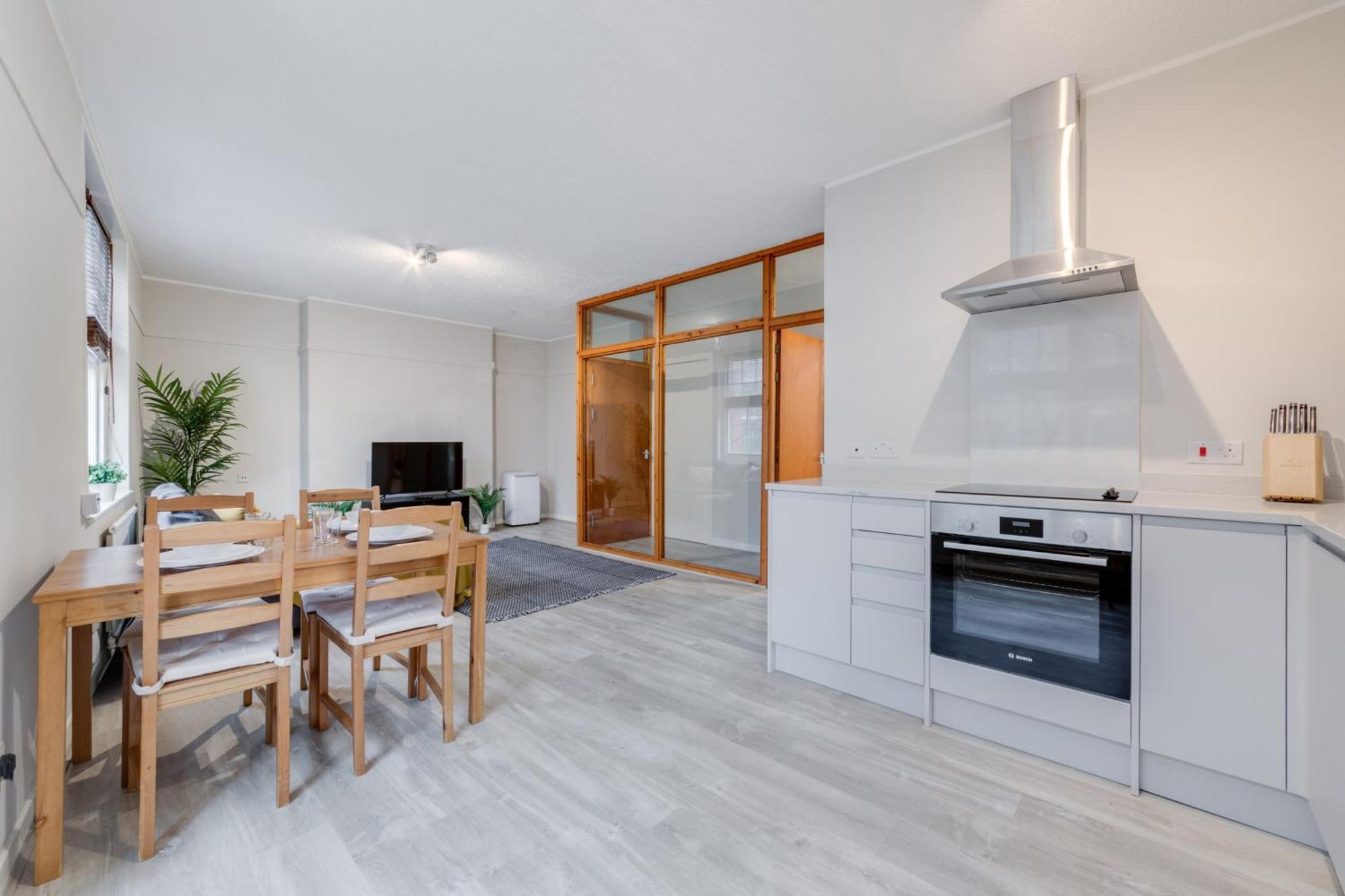 Spacious 1 Bed Apartment- Close To Kings Cross Station Apartment *