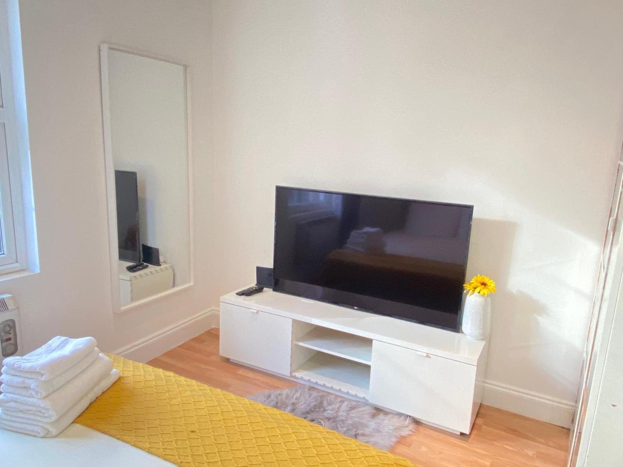 Lovely 2-bed Flat In Apartamento Londres