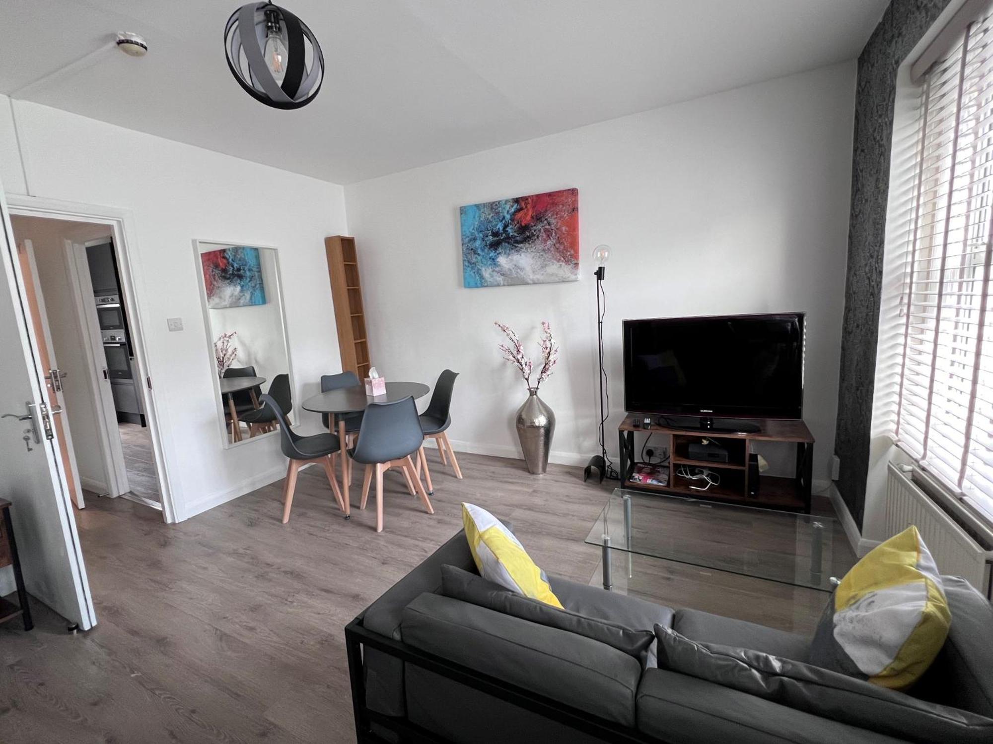 Flat In With Large Patio Leilighet