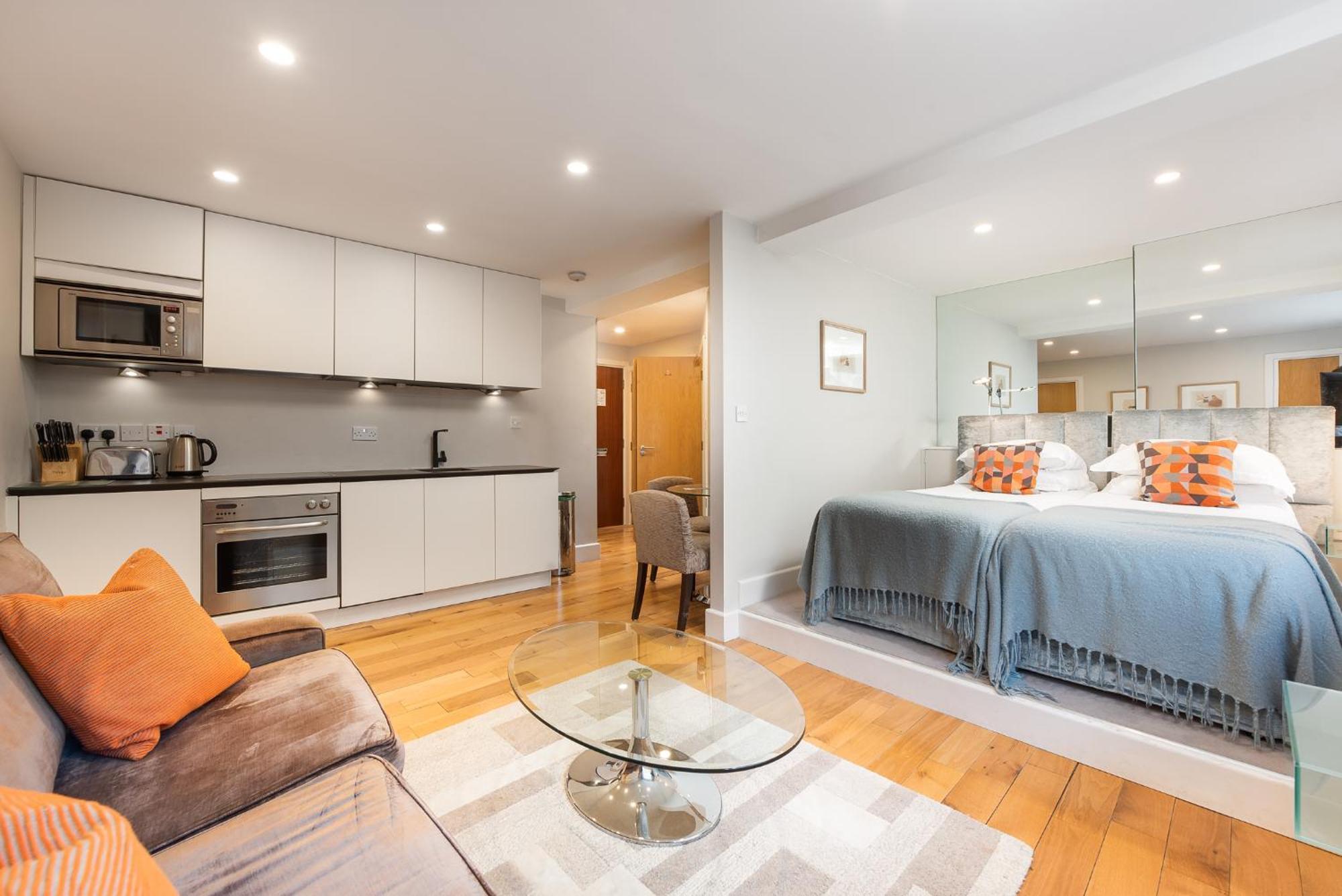 Apartment Nell Gwynn House