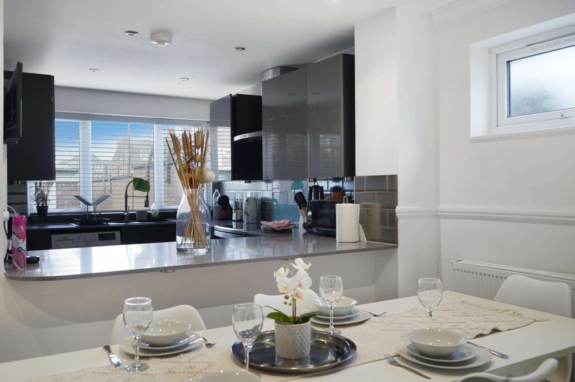 Stylish 3 Bedroom House Close To Streatham Hill Station Vakantiehuis
