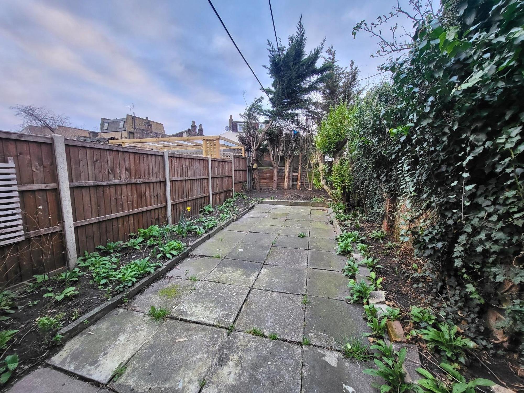 5br Retreat - Walk To Tube, Explore London