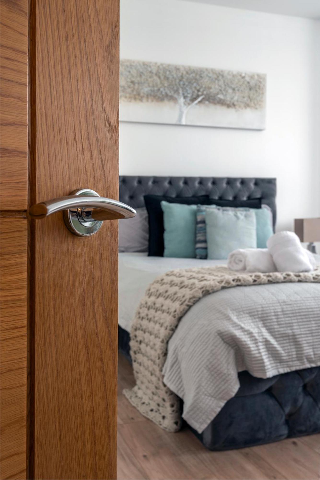 Woodside Gardens Luxury Near Alexandra Palace, Tottenham Stadium & Drumsheds Apartment *