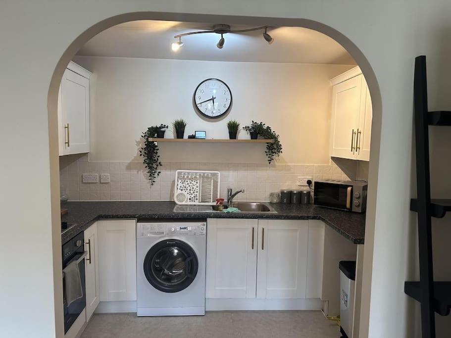 Remarkable 2-bed In Apartment
