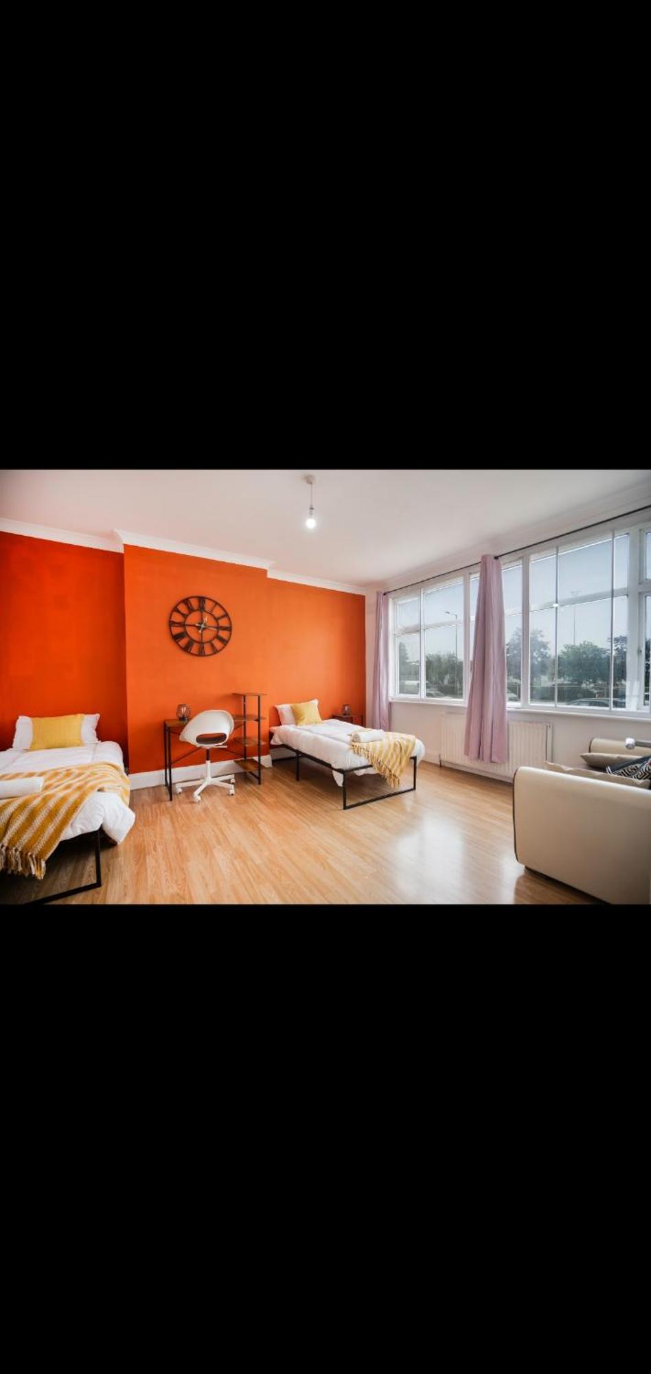 Neasdon's Guest Nest- 7 Mins Drive To Wembley Stadium London