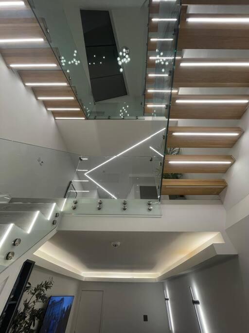 Pinnacle House * London