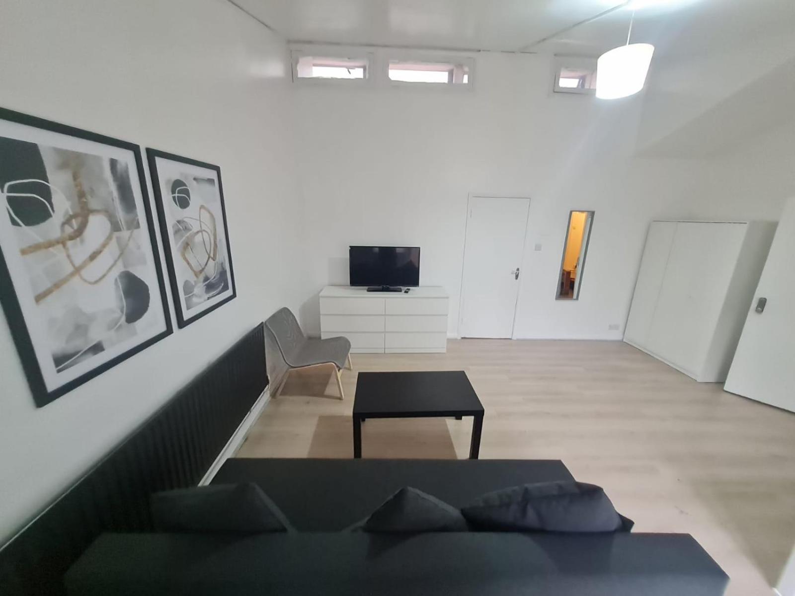 E2 Guest house London