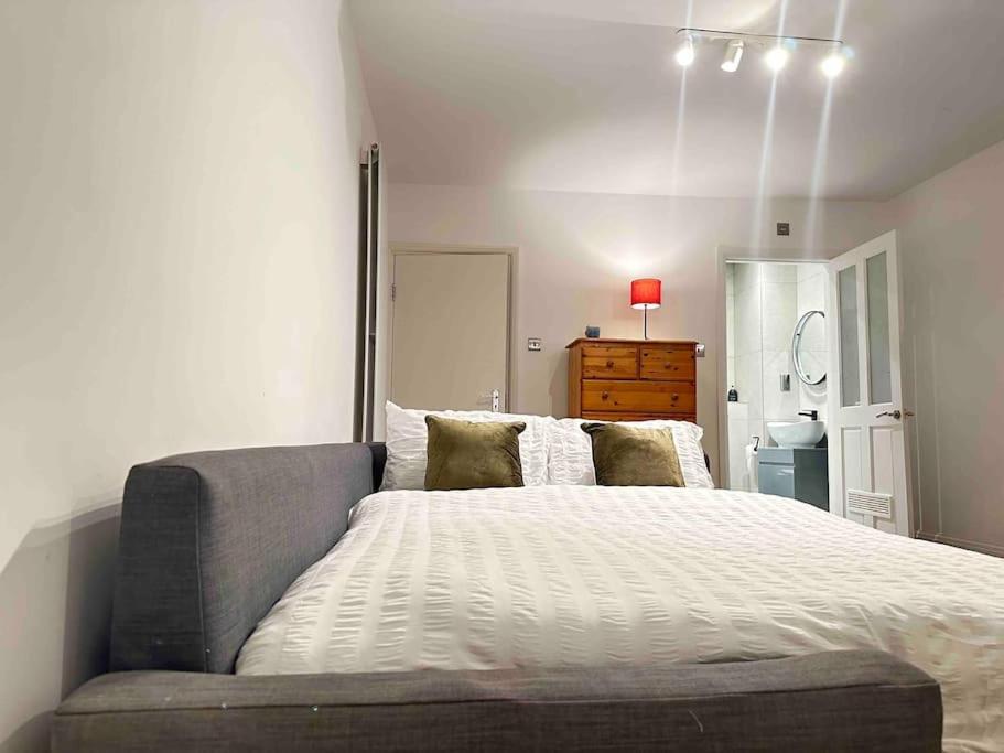 Apartment Spacious 1br Flat With Private Bath And Kitchen In Canary Wharf 2 *