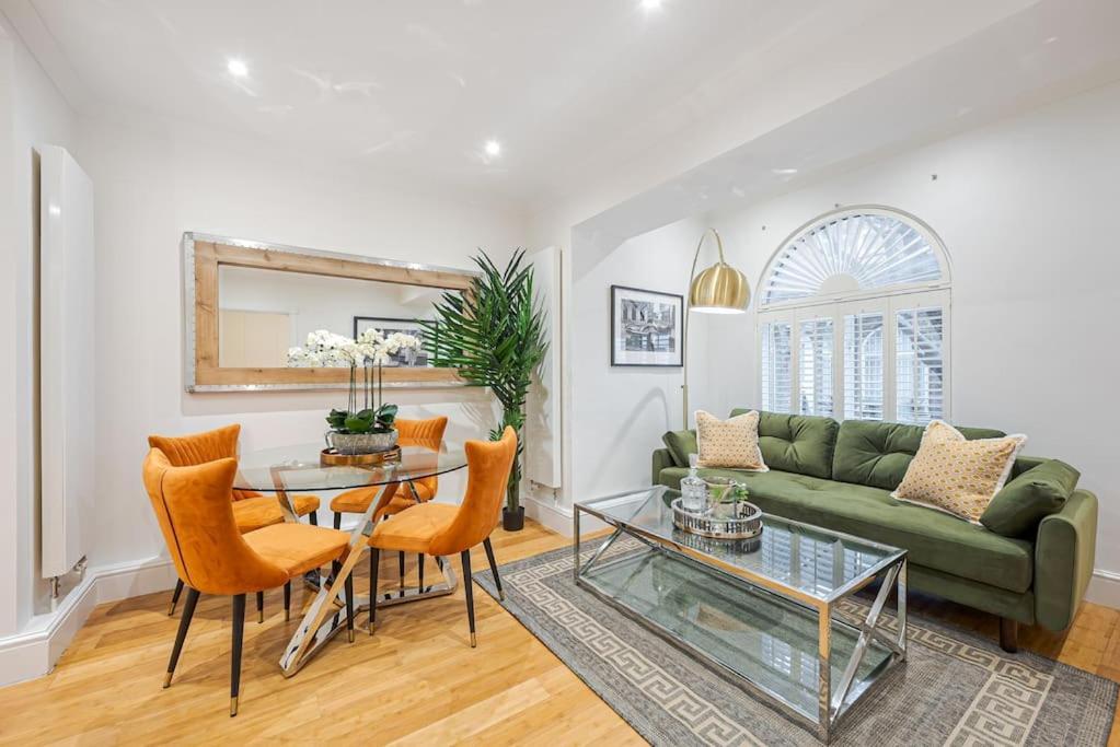 Chic Belgravia Hideaway With Private Patio 10 Mins To Harrods
