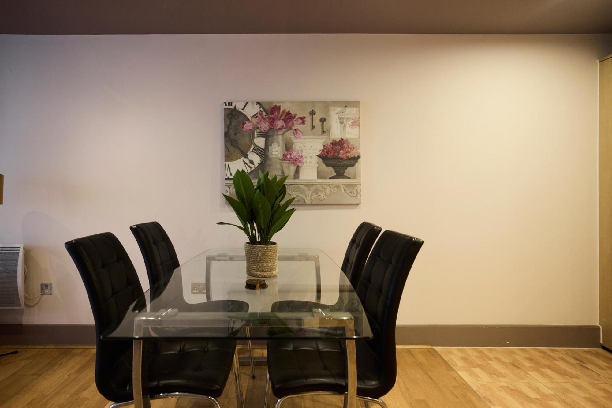 The Vauxhall Hideout - Comfy 2bdr Flat With Balcony Appartement