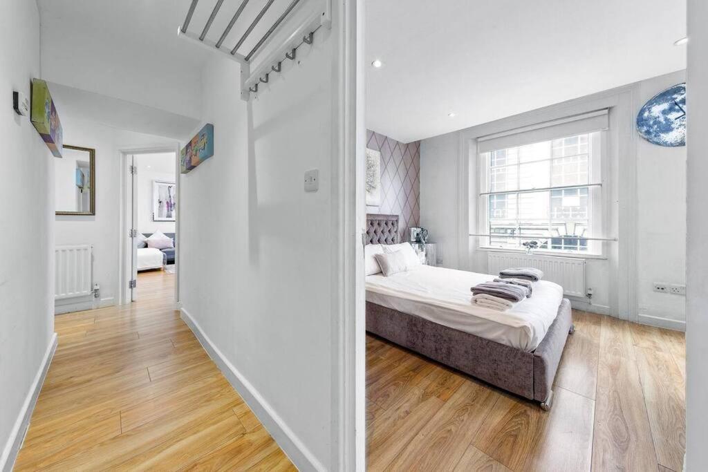 3 Bedroom In Haymarket Sleep 10 Hy2 Apartment London