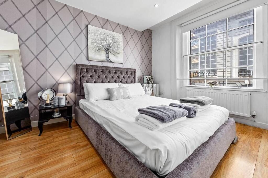 Apartment 3 Bedroom In Haymarket Sleep 10 Hy2 *