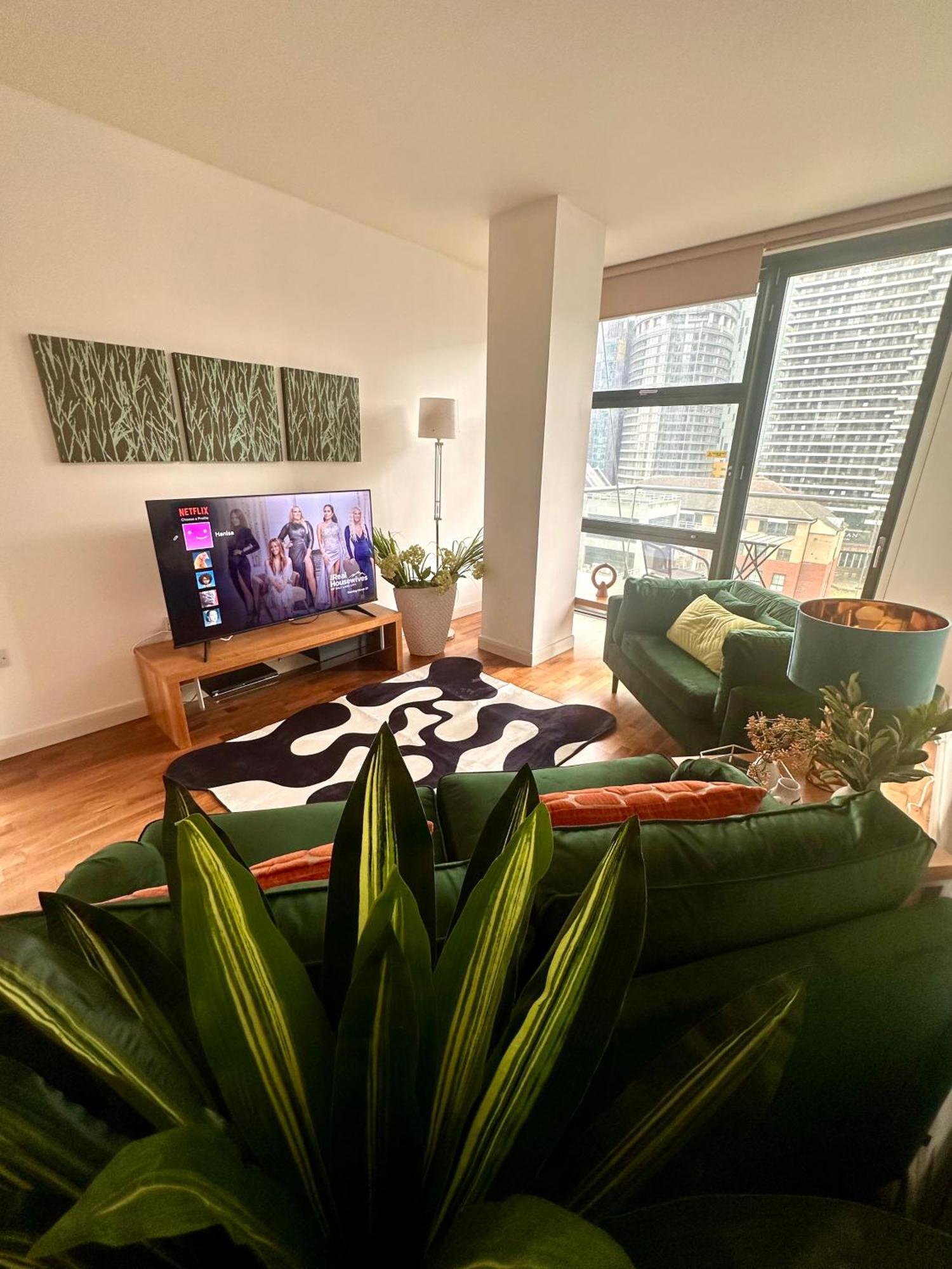 New Two Bedroom With Balcony Londen