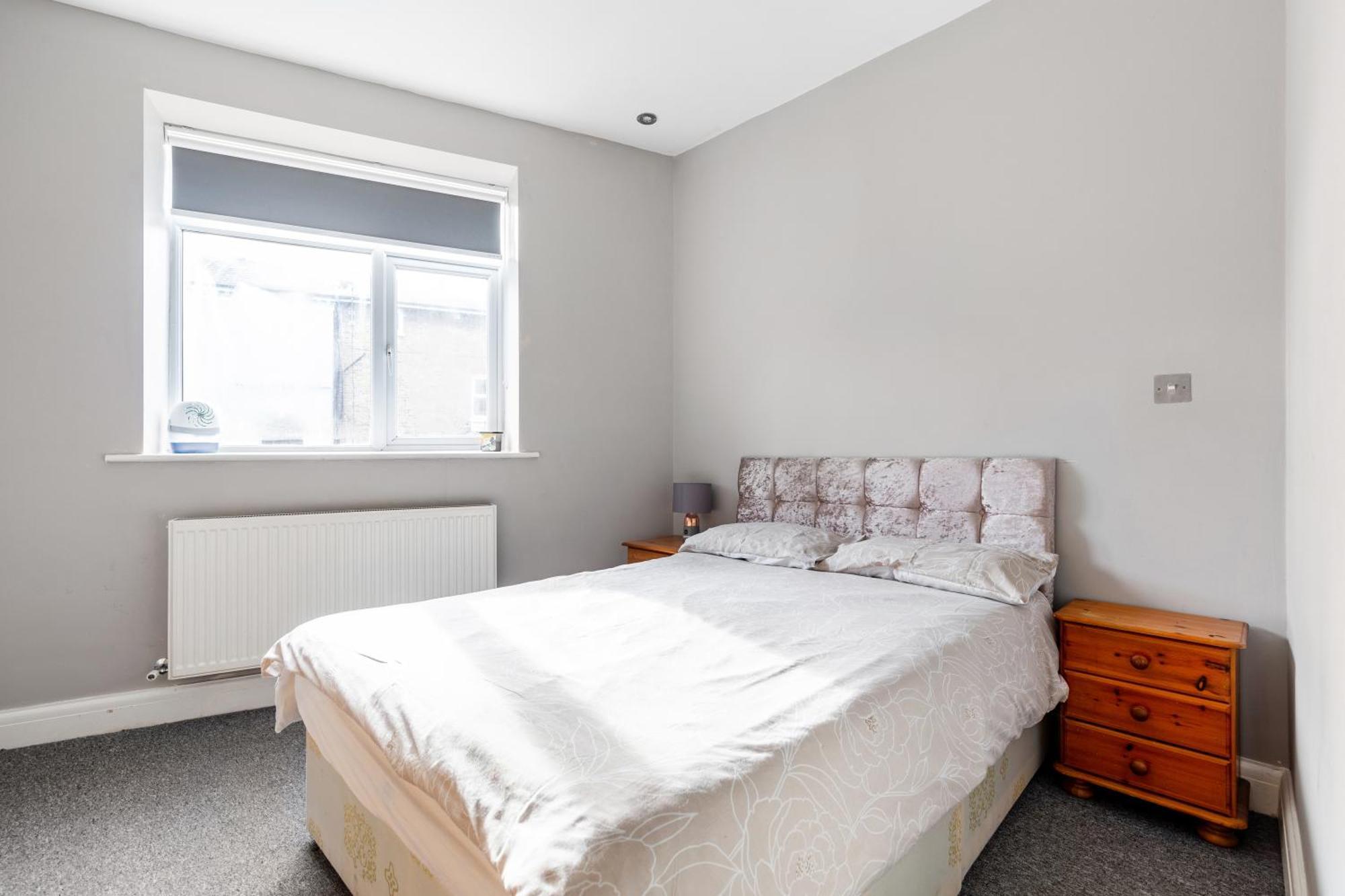 Appartement Spacious 2 Bed 2 Bath With Free Parking For 2 Cars And Underground Station Zone 2 For Quick Access To Up To 10 Guests *