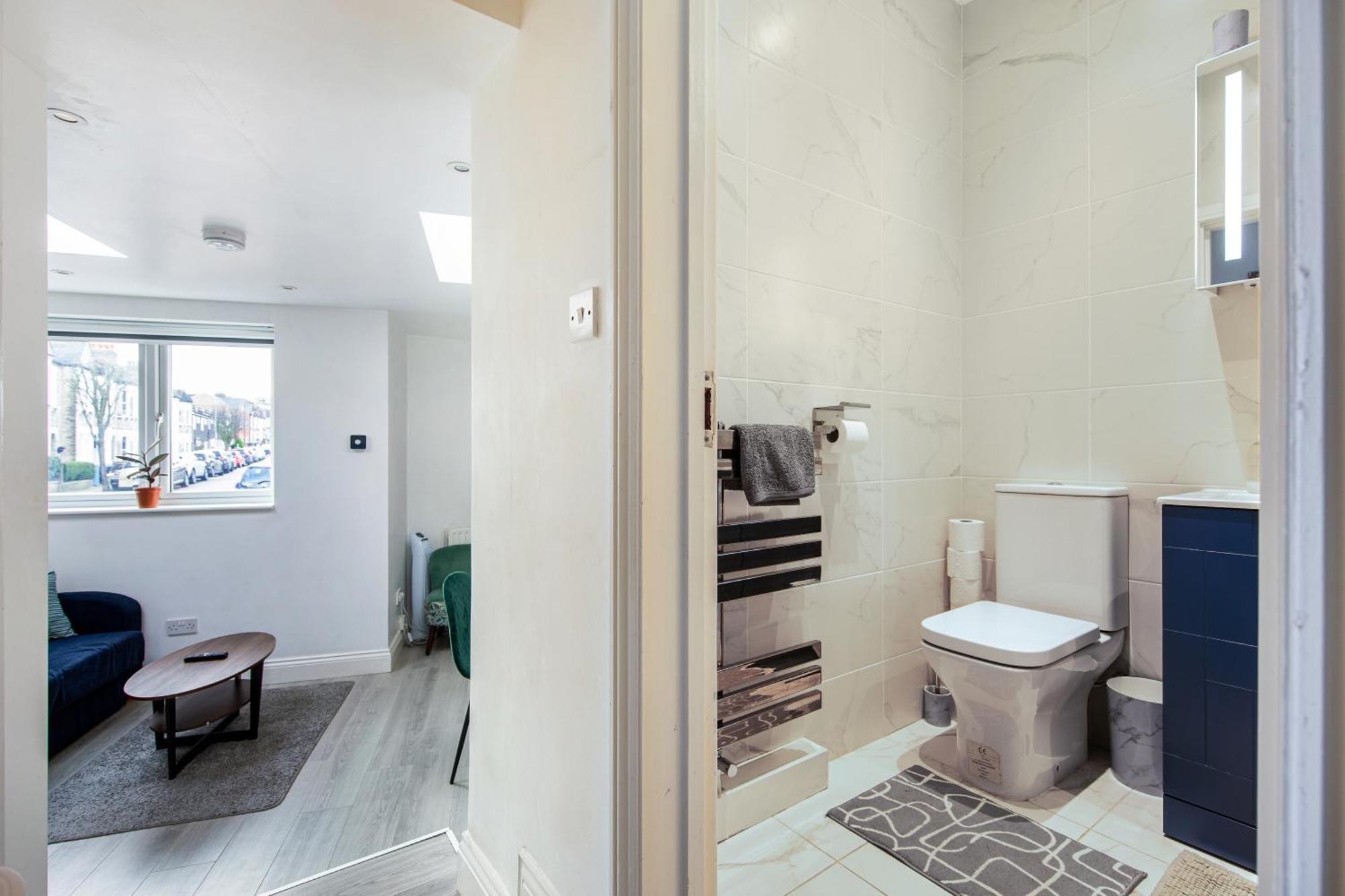 Cosy Underground Oasis: Gateway * London