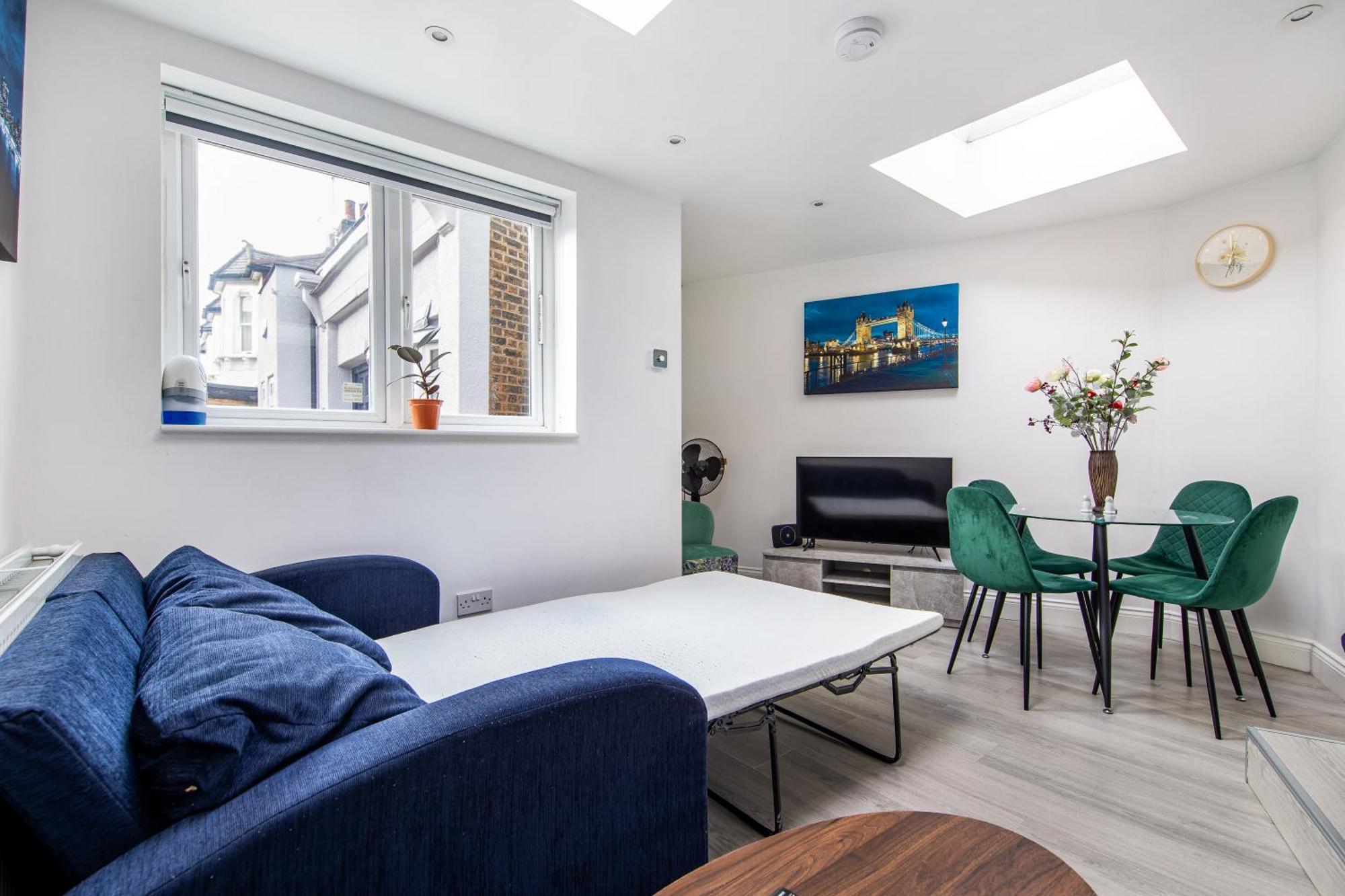 Cosy Underground Oasis: Gateway