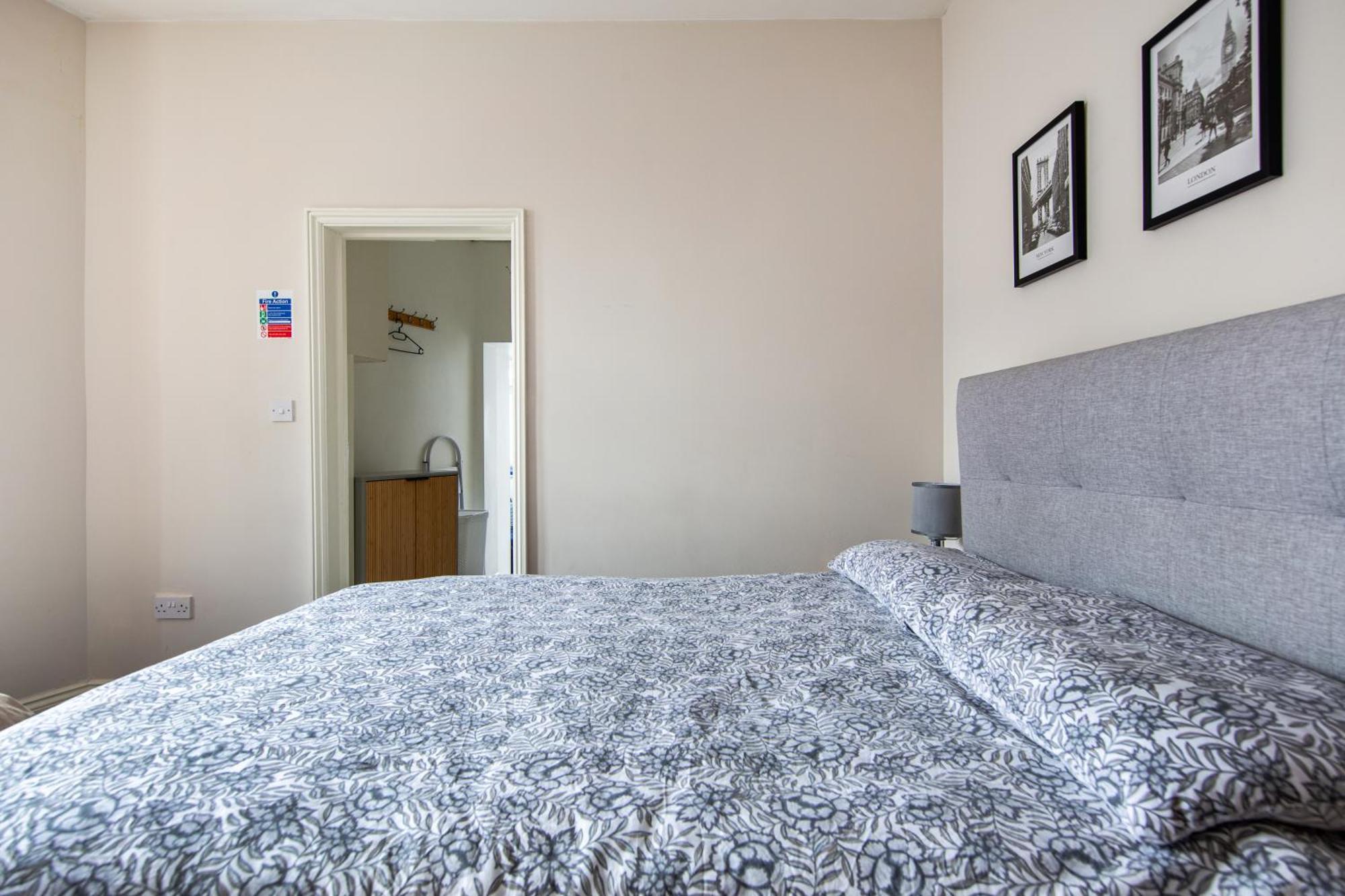 Apartment Cosy Underground Oasis: Gateway London
