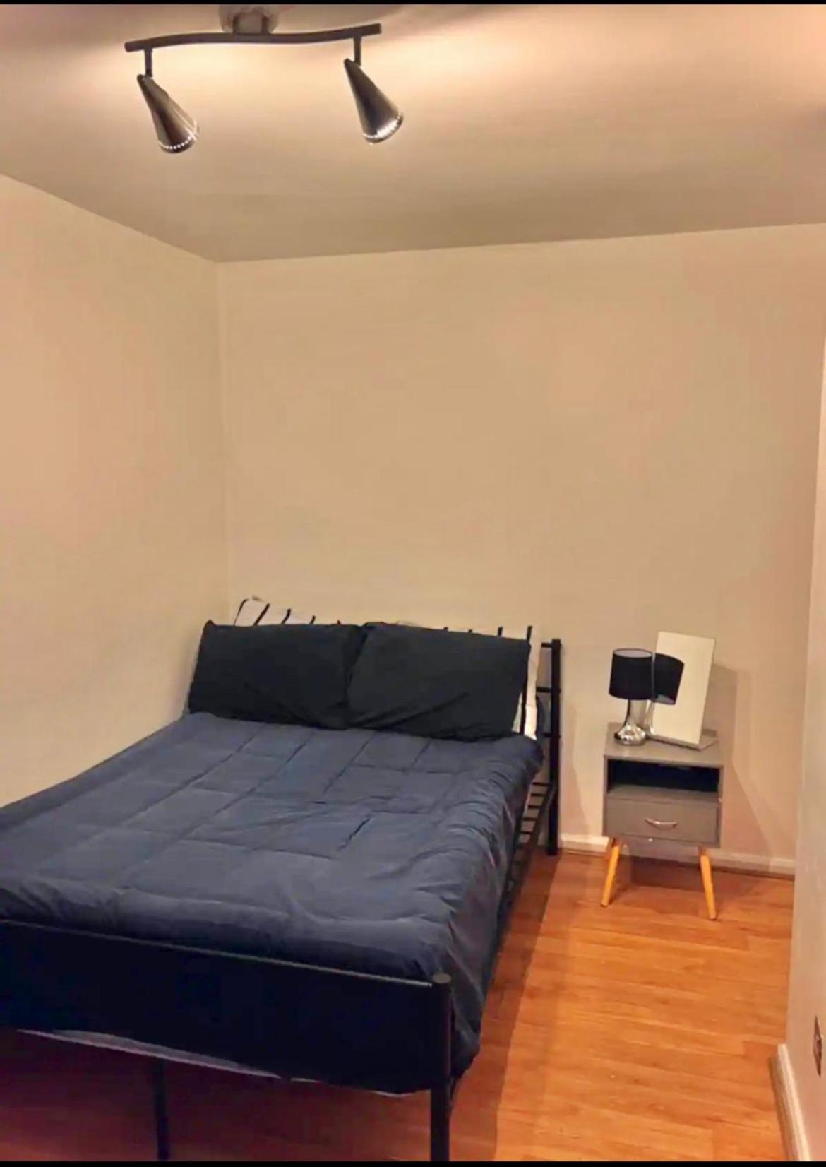 Entire 2 Bedroom House In Hackney *