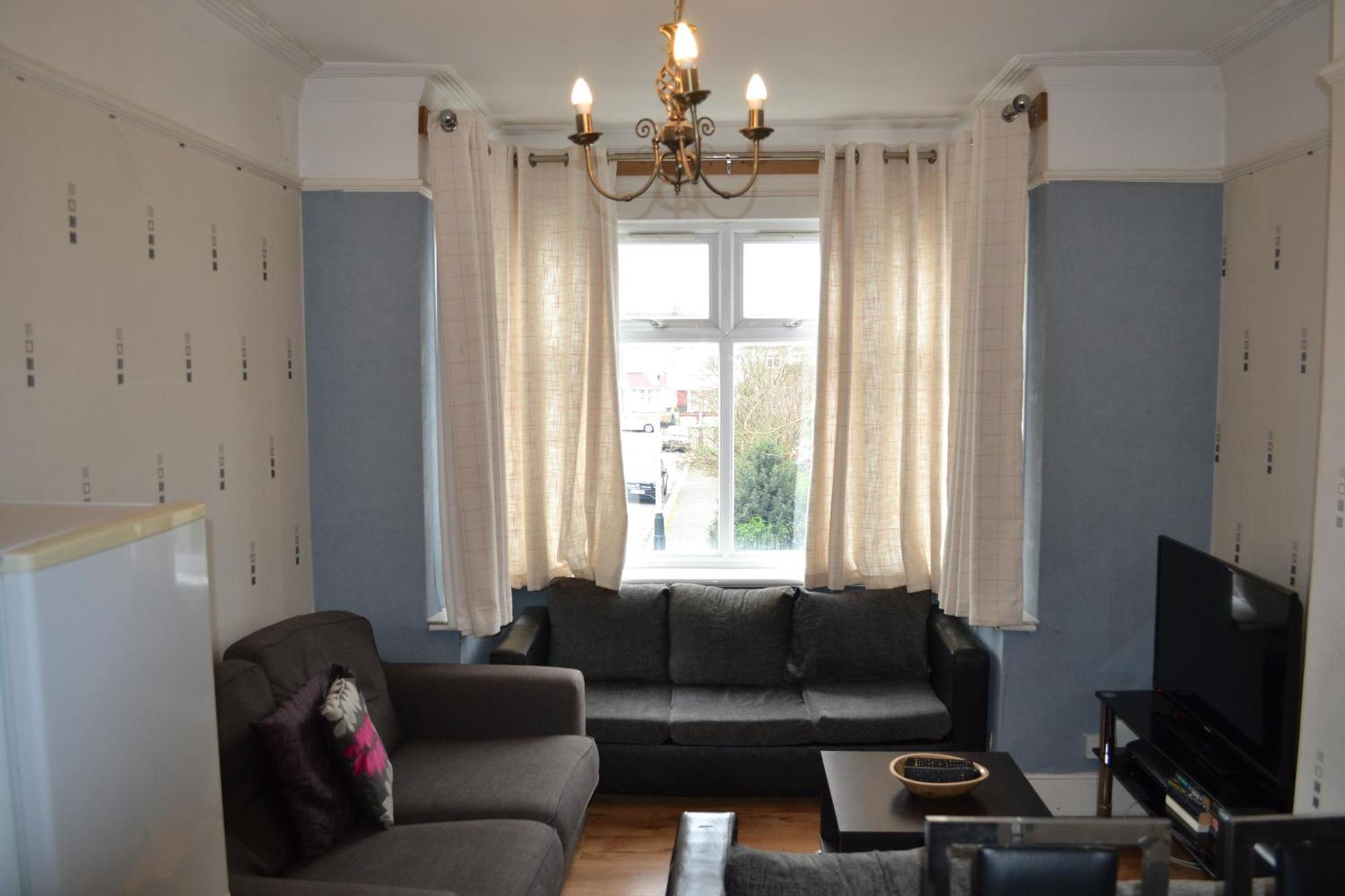 3 Bedroom - Ealing *