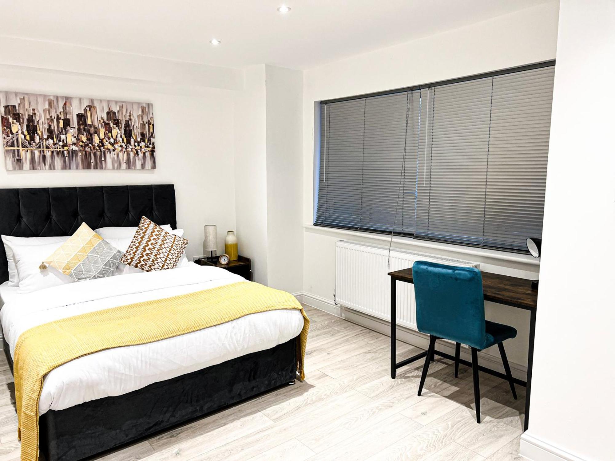 Luxury House With 2 Bedrooms Free Driveway Parking Close To Central Wembley Stadium And Shopping Malls Leilighet London