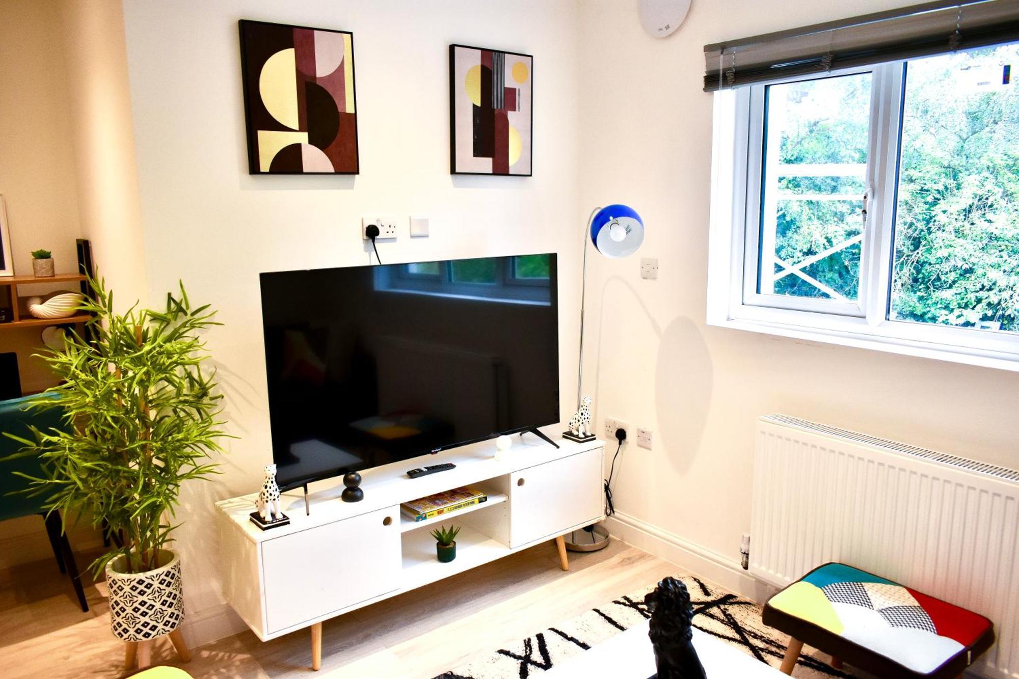 Luxury House With 2 Bedrooms Free Driveway Parking Close To Central Wembley Stadium And Shopping Malls * London