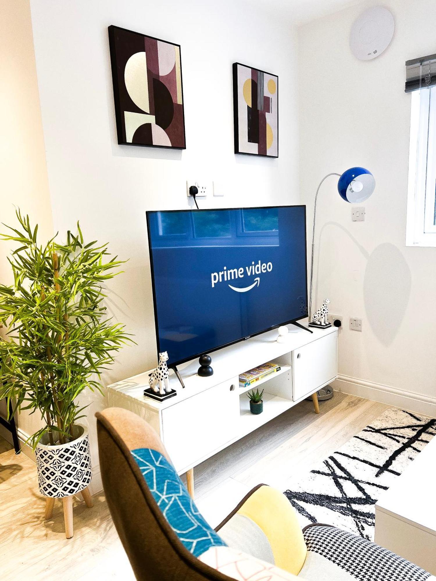 Luxury House With 2 Bedrooms Free Driveway Parking Close To Central Wembley Stadium And Shopping Malls Leilighet