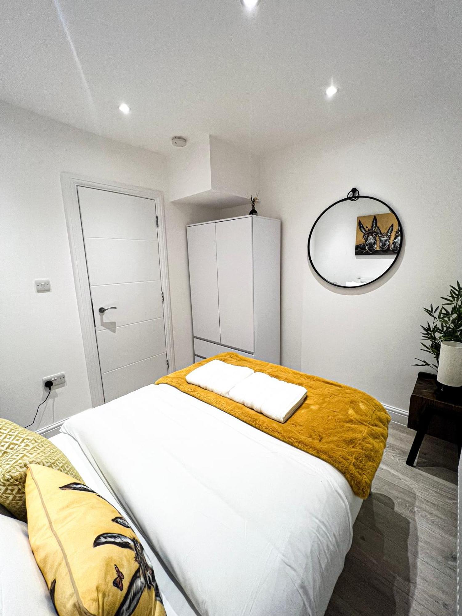 Luxury House With 2 Bedrooms Free Driveway Parking Close To Central Wembley Stadium And Shopping Malls Leilighet *