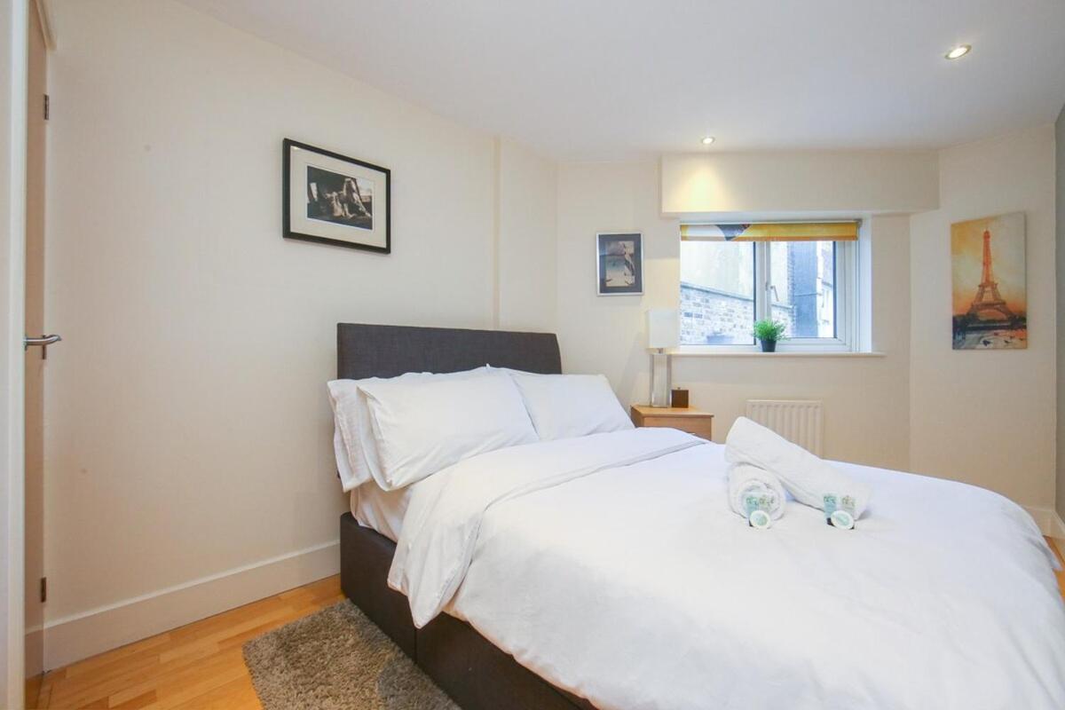 Apartment Large Luxurious Private Terrace - For 6 London