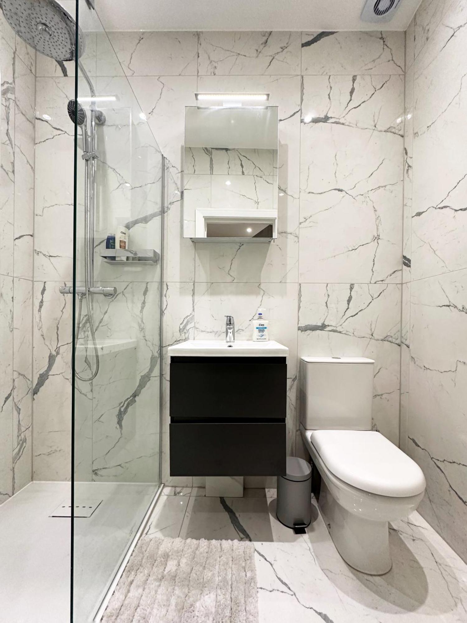 Nancy's Place In Notting Hill - 2 Double Beds, Ideal For Families Appartement *