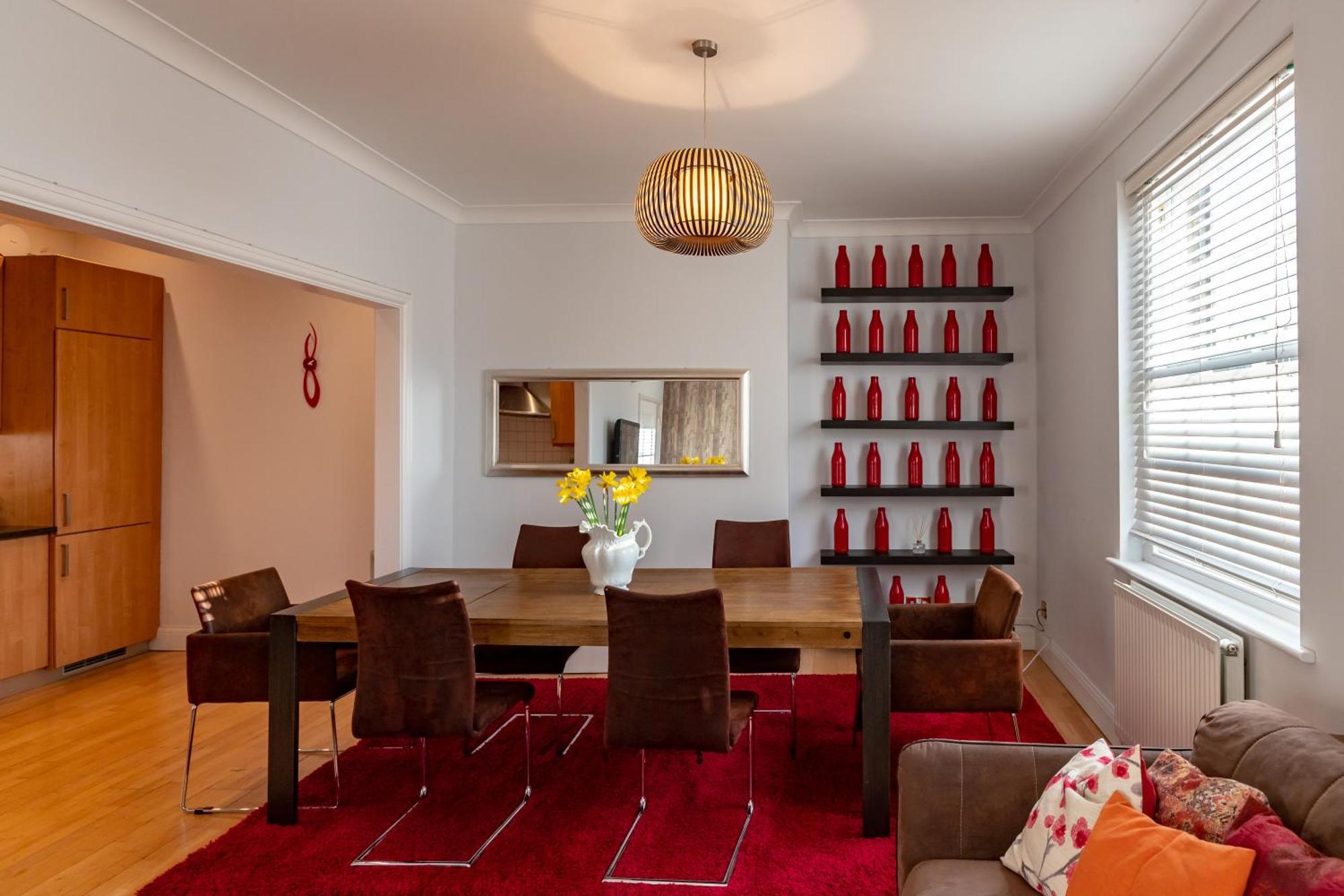 Apartment The Zenscape - Chic 2 Bedroom In Covent Garden L Sleeps 6 With Sofa Bed L Prime Location Free Wifi L Perfect For Business & Leisure Travelers L 15percent Off Weekly & 20percent Off Monthly Stays! *