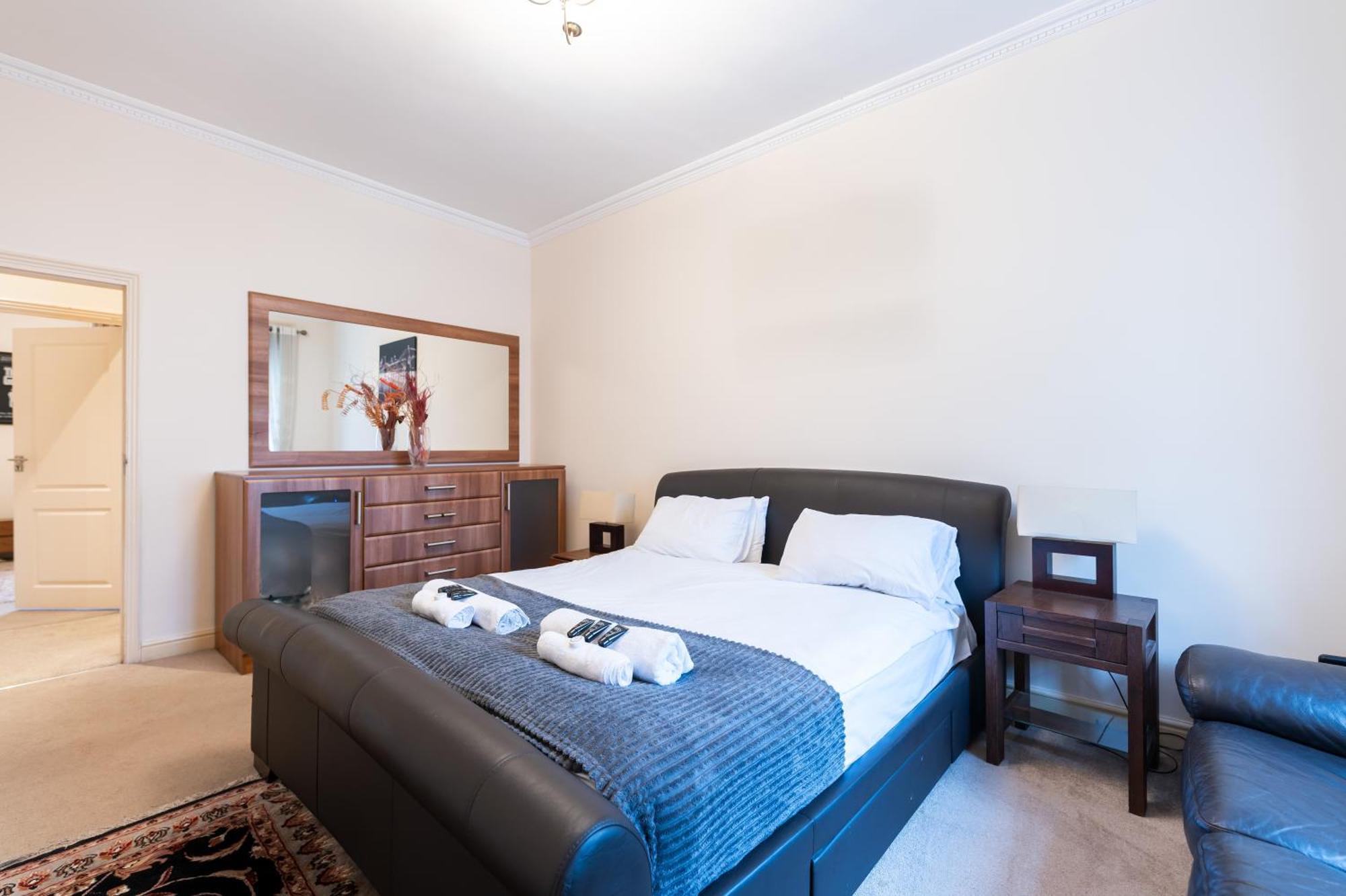 Luxury 4 Bedroom Flat In Sussex Gardens Apartment
