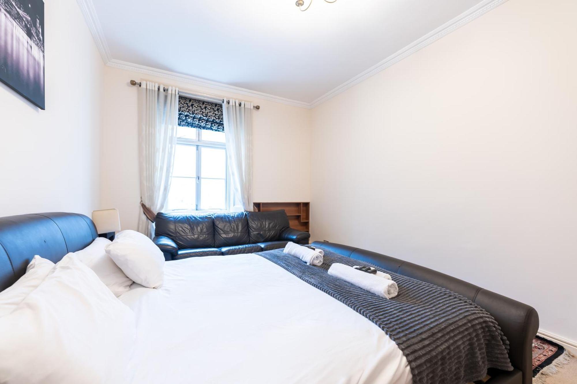 Luxury 4 Bedroom Flat In Sussex Gardens London