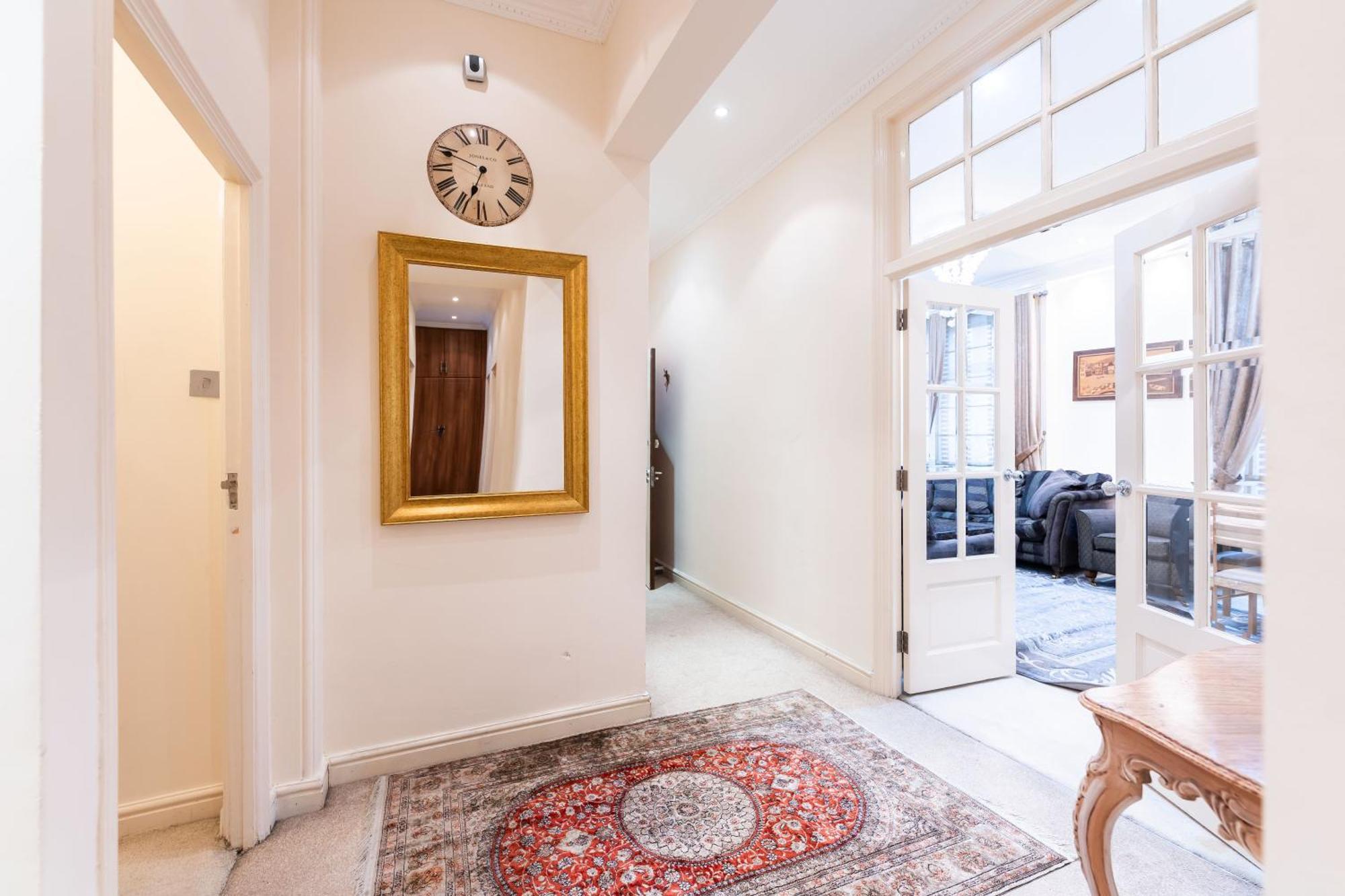 Luxury 4 Bedroom Flat In Sussex Gardens Apartment