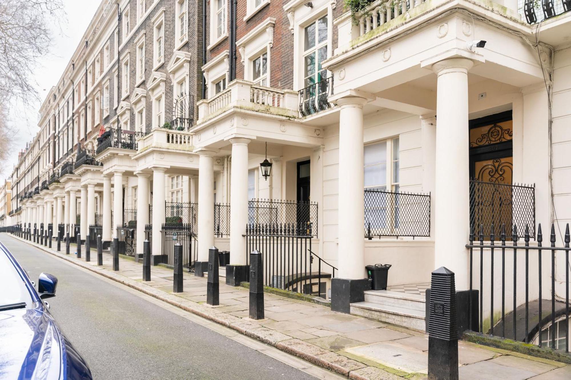 Luxury 4 Bedroom Flat In Sussex Gardens * London