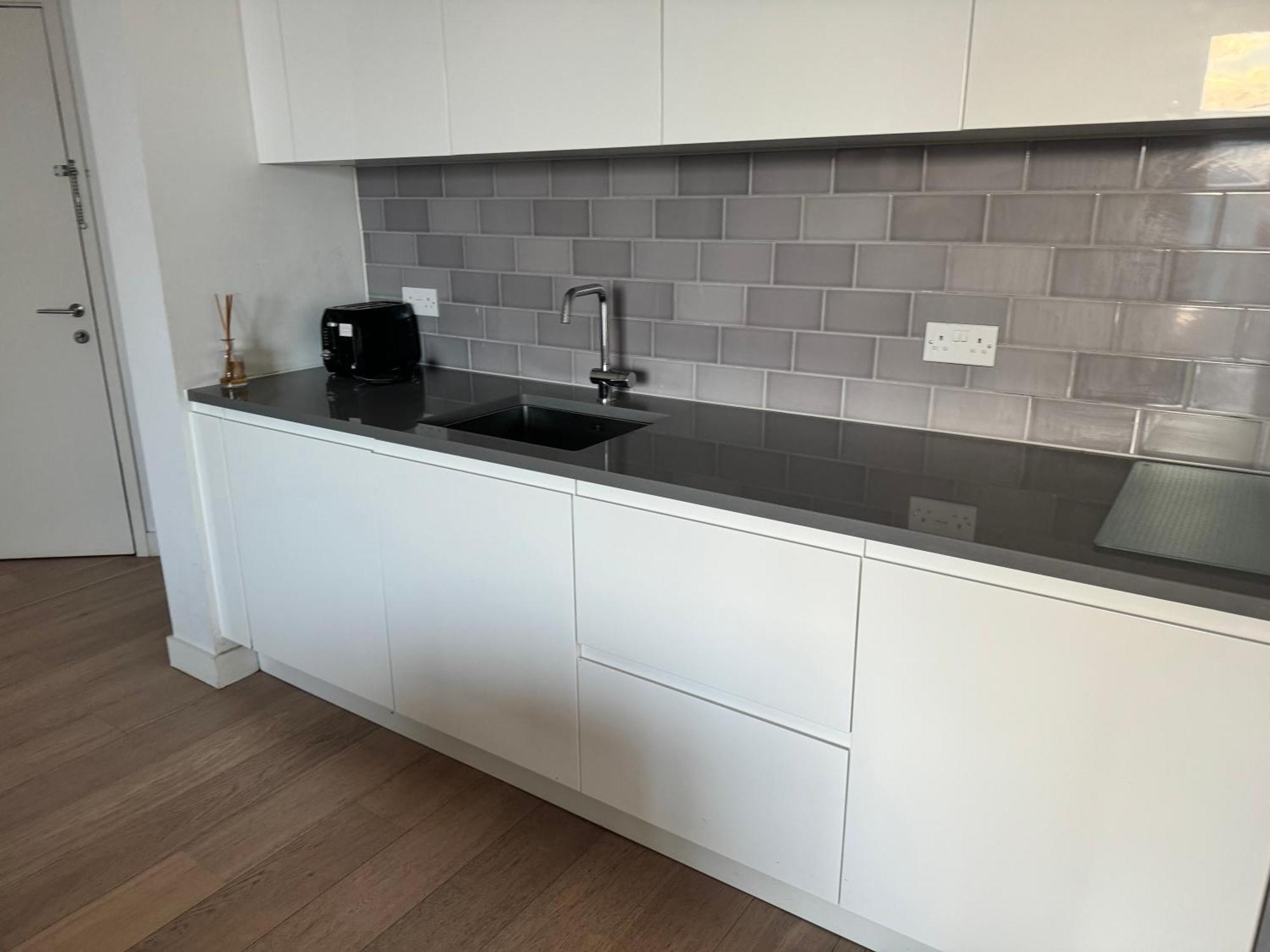 Docklands Stunning 2 Bed Apartment London