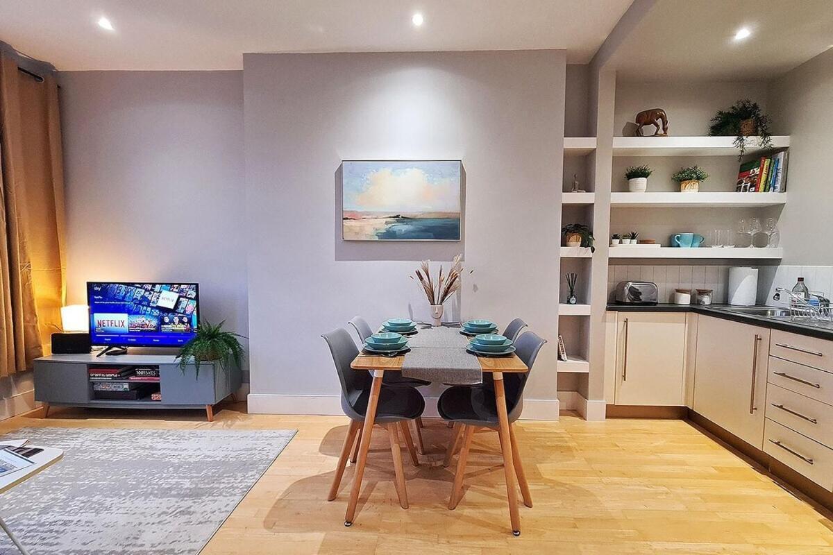 1-bed Apartment, Close To Kensington Olympia With Free Wi-fi & Netflix Apartamento Londres
